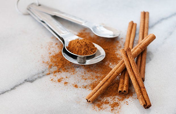 Herbs and spices that burn belly fat